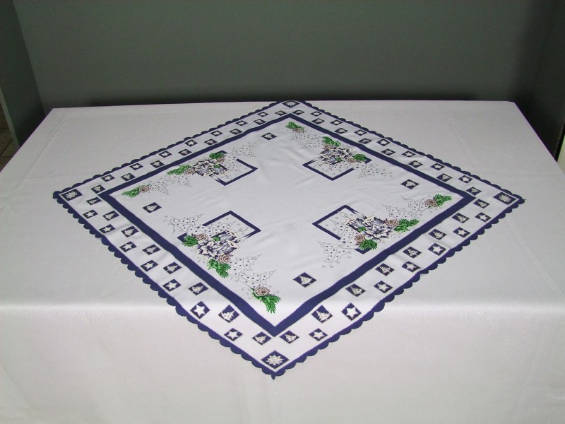 Obrus vianočný modrý,2 sviečky 90x90